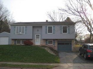 2570 Log Cabin Rd, York, PA 17408