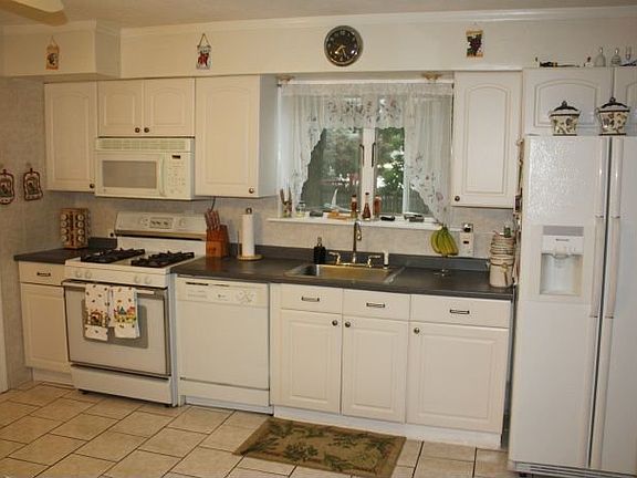2nd image of 364 Whipple St