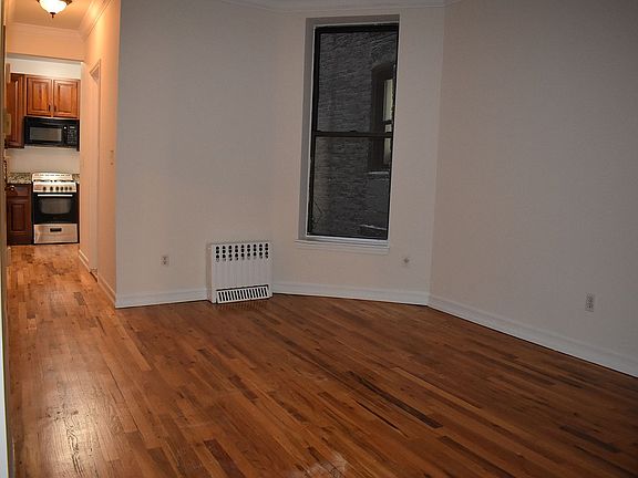 3rd image of 214 W 104th St APT 1A