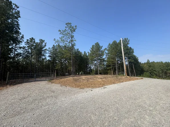 301 Ridgewood Dr, Linden, TN 37096
