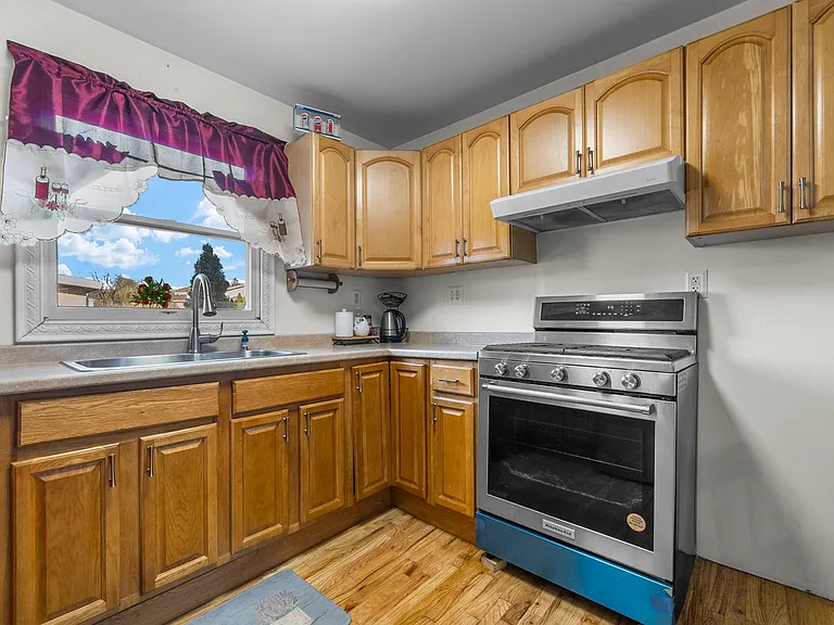 360 Gorge Rd #2 — Photo 17