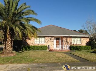 65 Sedgefield Dr, Harahan, LA 70123