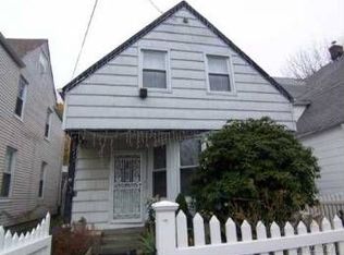 21 Austral Ave, Glen Cove, NY 11542