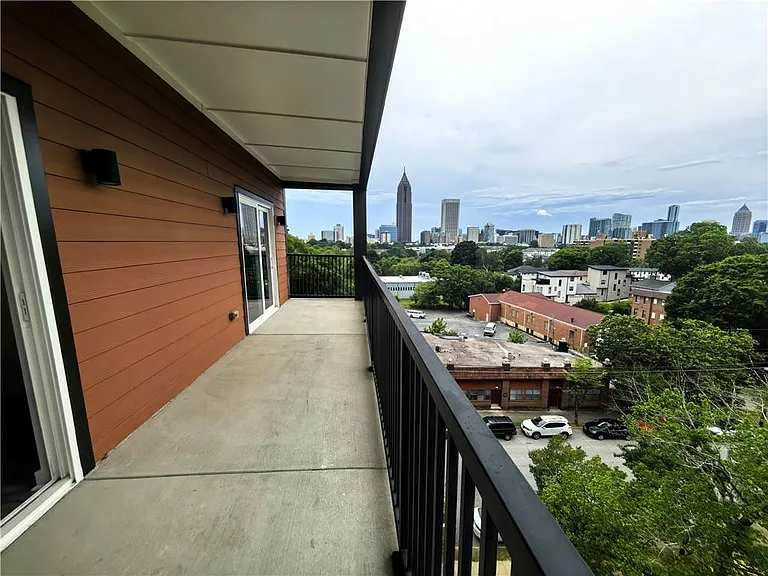 525 Parkway Dr #401 — Photo 24