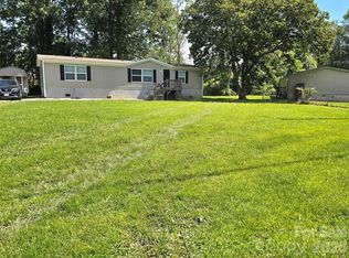 221 Turkey Pen Gap Rd, Horse Shoe, NC 28742