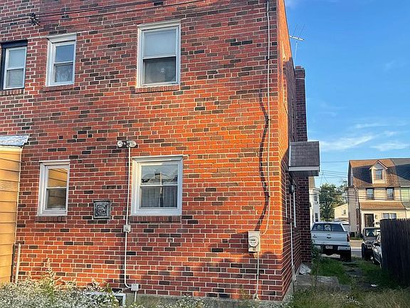 2nd image of 128 N Wells Ave