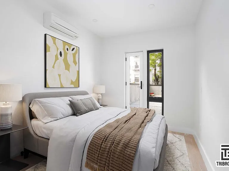 141 Meserole St #2B — Photo 4