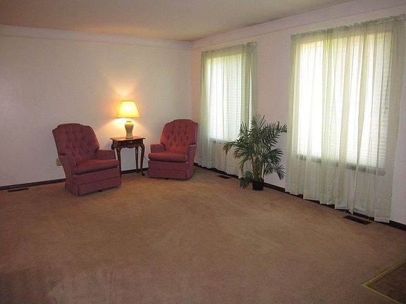 5th image of 5949 Huntington Dr