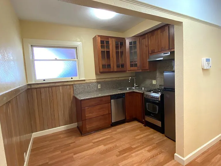 524 Georgia St #108 — Photo 10