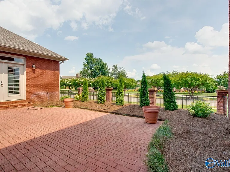 3017 Brunswick Cir SE — Photo 9