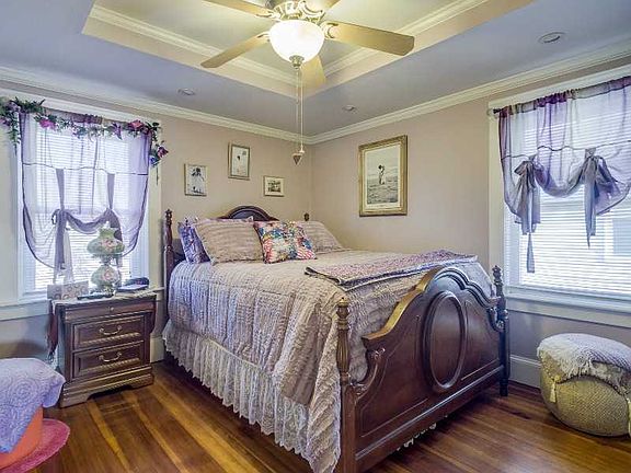 4th image of 11 Ivy Ave