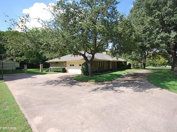 2nd image of 1319 S Greenstone Ln