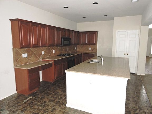 5th image of 812 Caraway Ln