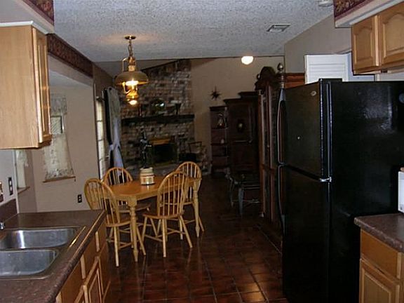 2nd image of 7117 Meadow Park Dr N