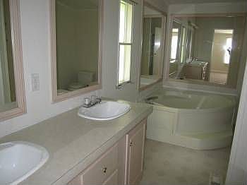 2nd image of 2525 Sunny Hills Dr