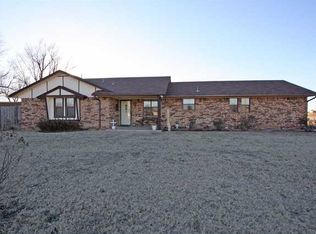 302 E Broadway St, Union City, OK 73090