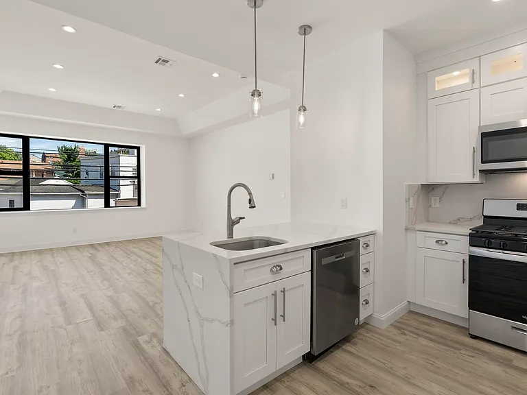 3709 Liberty Ave #1 — Photo 1