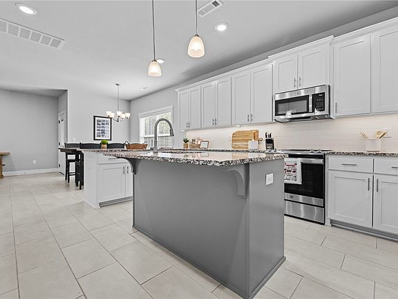 5th image of 2608 N Justin Dr