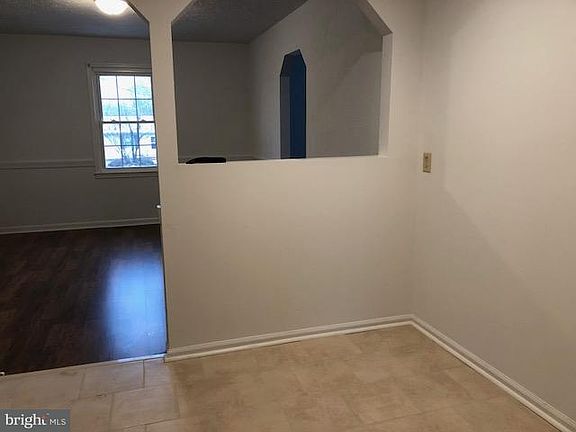 5th image of 1108 Amherst Ave