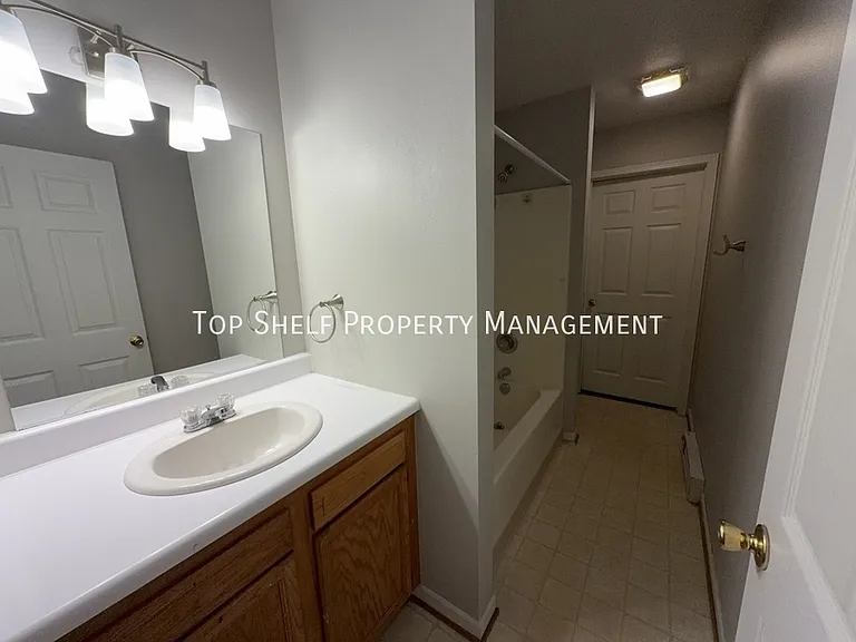 110 4th St NW — Photo 8