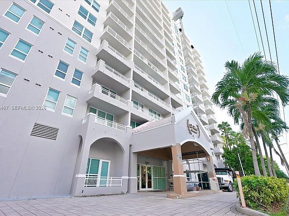 3rd image of 2665 SW 37th Ave APT 211