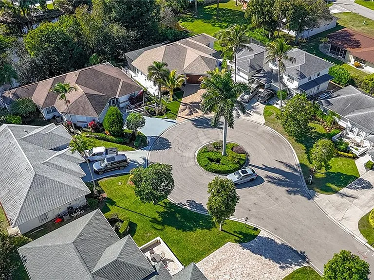 2515 Royal Palm Ct — Photo 31