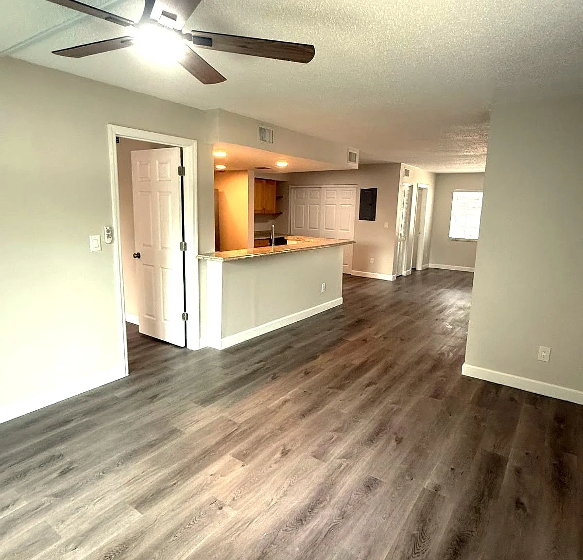 3 bed, 1370 sqft, $2,700 — Photo 3