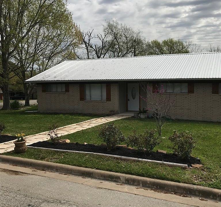 1st image of 606 Carolyn St