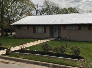 606 Carolyn St, Brenham, TX 77833