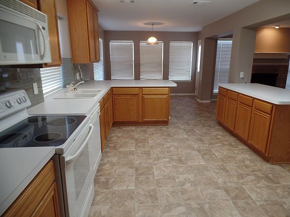 2nd image of 424 Windy Hill Ln