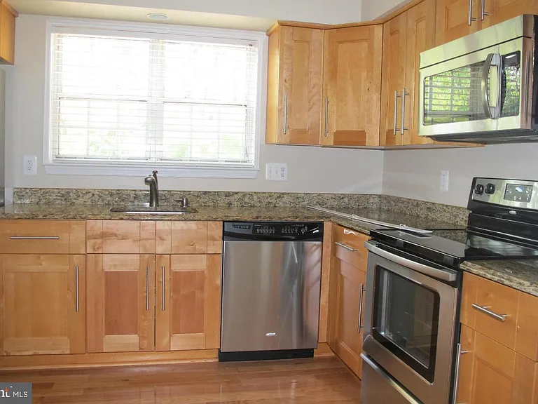 17407 Gallagher Way — Photo 8