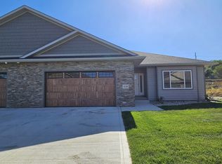 5130 Overlook Ln, Sioux City, IA 51106
