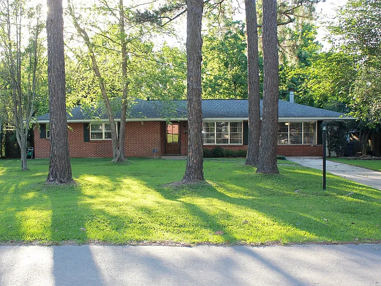 1345 Highland Park Dr — Photo 12