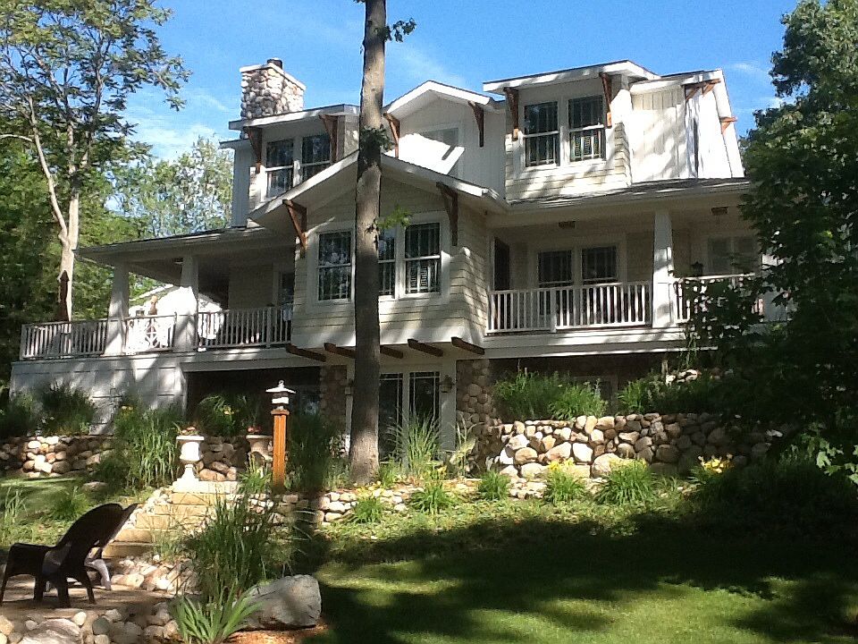 2nd image of 3820 Orchard St