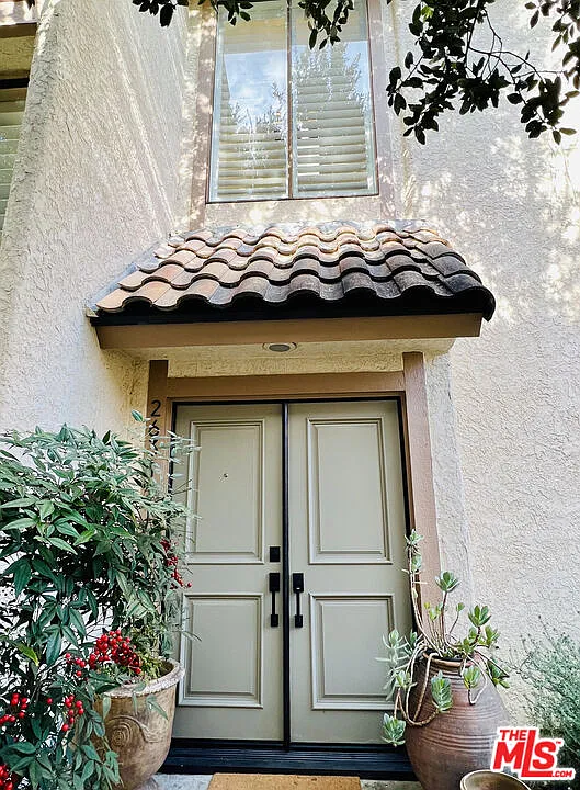 3 bed, 2.5 bath, 1344 sqft, $4,350 — Photo 3