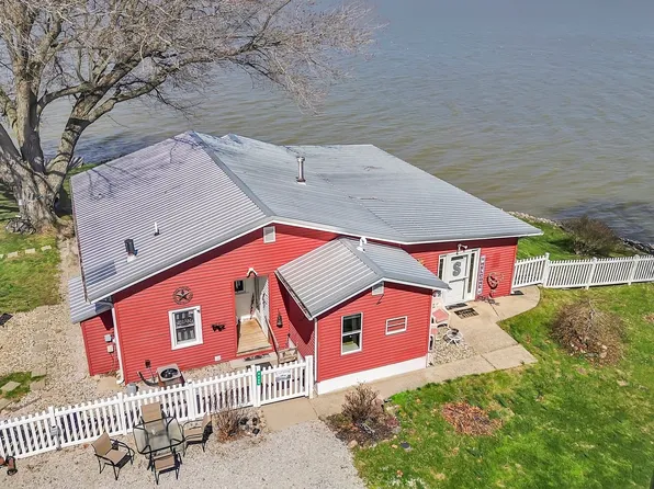 9405 E Southshore Dr, Unionville, IN 47468