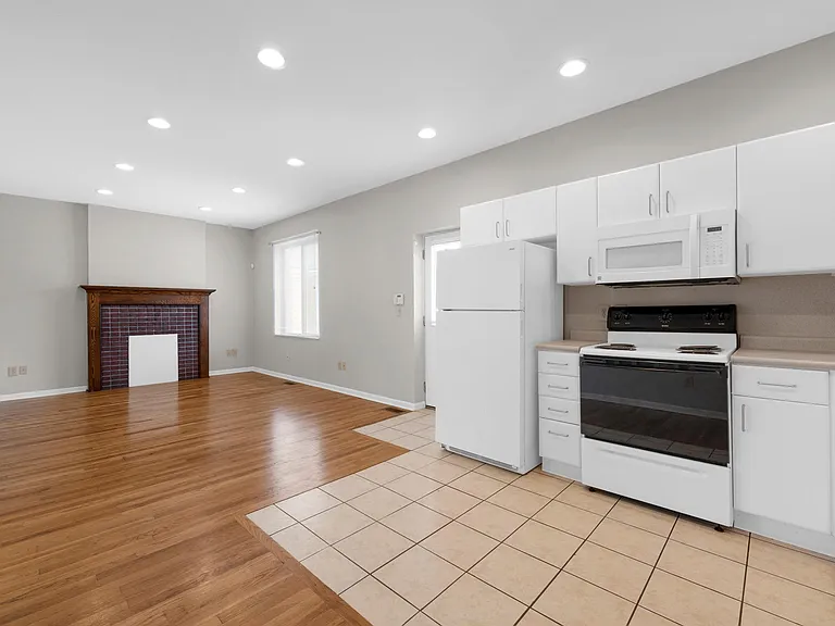 242 E 12th Ave #1 — Photo 9