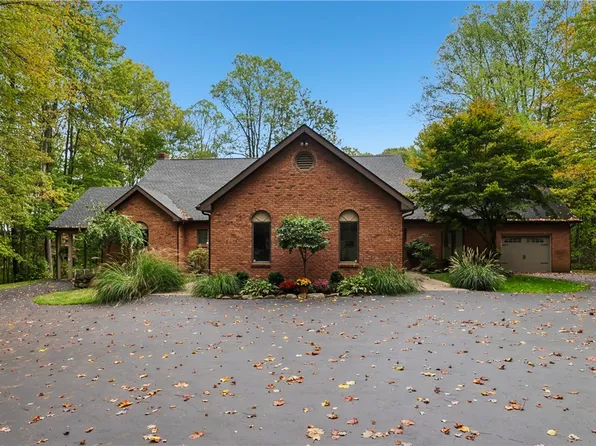 3394 Mercer Rd, New Castle, PA 16105