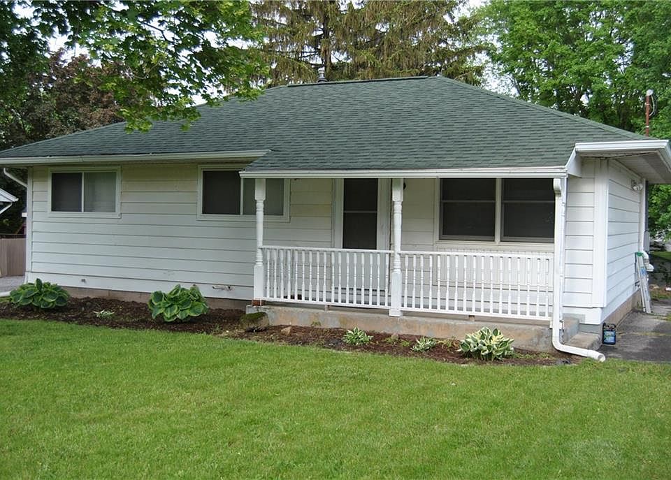 1st image of 18 Somerset Ln