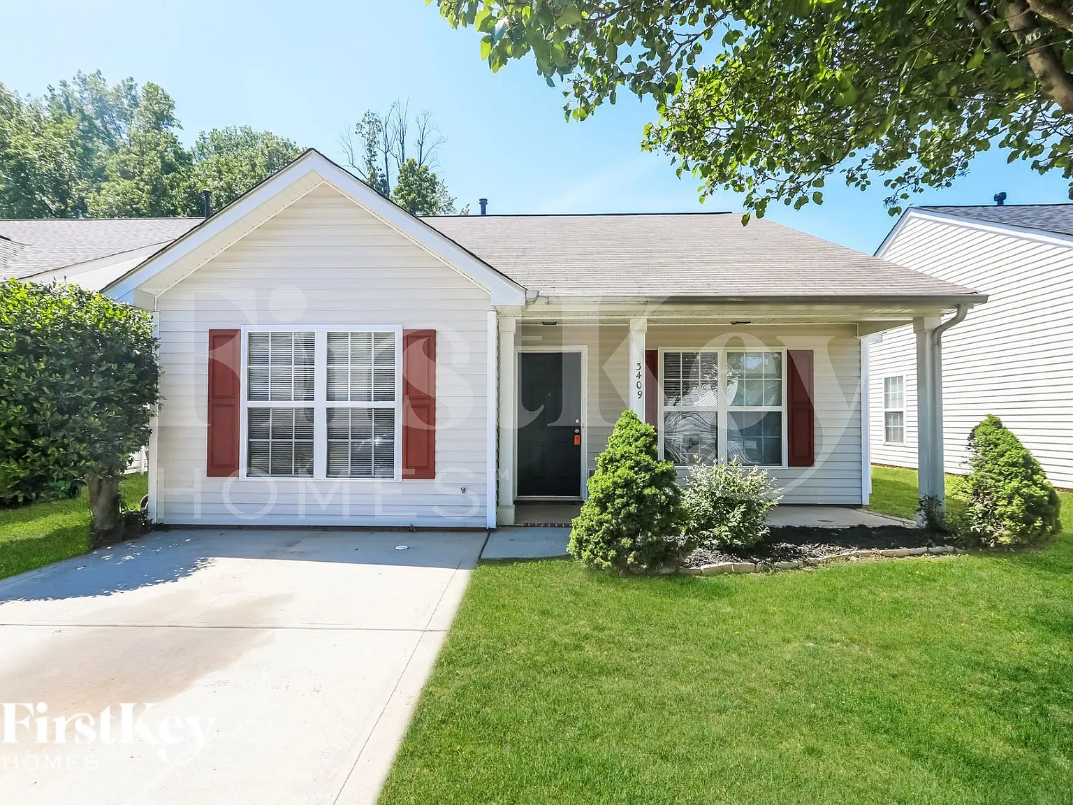 3 bed, 2.0 bath, 1356 sqft, $2,040 — Photo 1