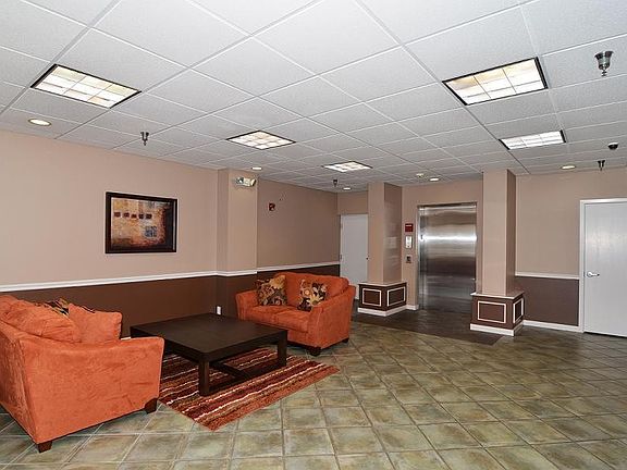 3rd image of 12345 Roosevelt Way NE APT 411
