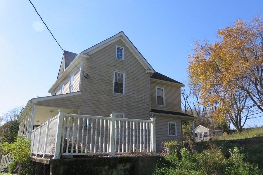 2nd image of 5024B Green Valley Rd