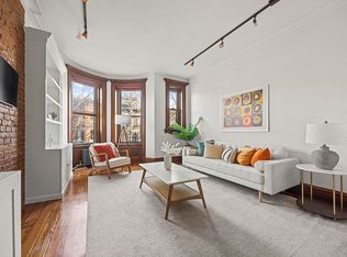 396 8th St APT 2R, Brooklyn, NY 11215