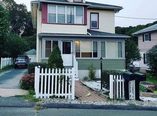 11 Elm St, Derby, CT 06418