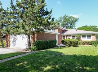 411 Wilshire Dr W, Wilmette, IL