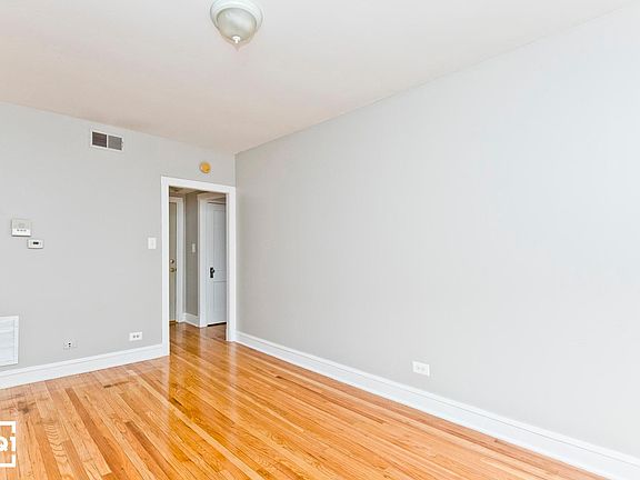 5th image of 2623 N Spaulding Ave APT 3W