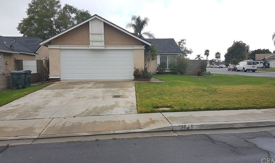1st image of 11618 Old Field Ave