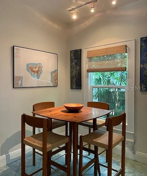 2916 W Bay Court Ave — Photo 12