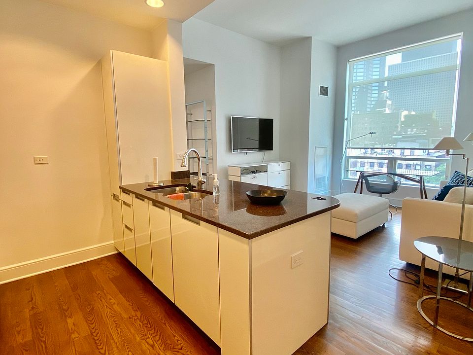 1st image of 250 E 49th St #18B