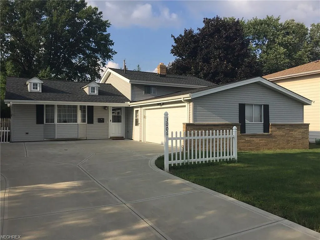 3006 Nottingham Dr photo 1